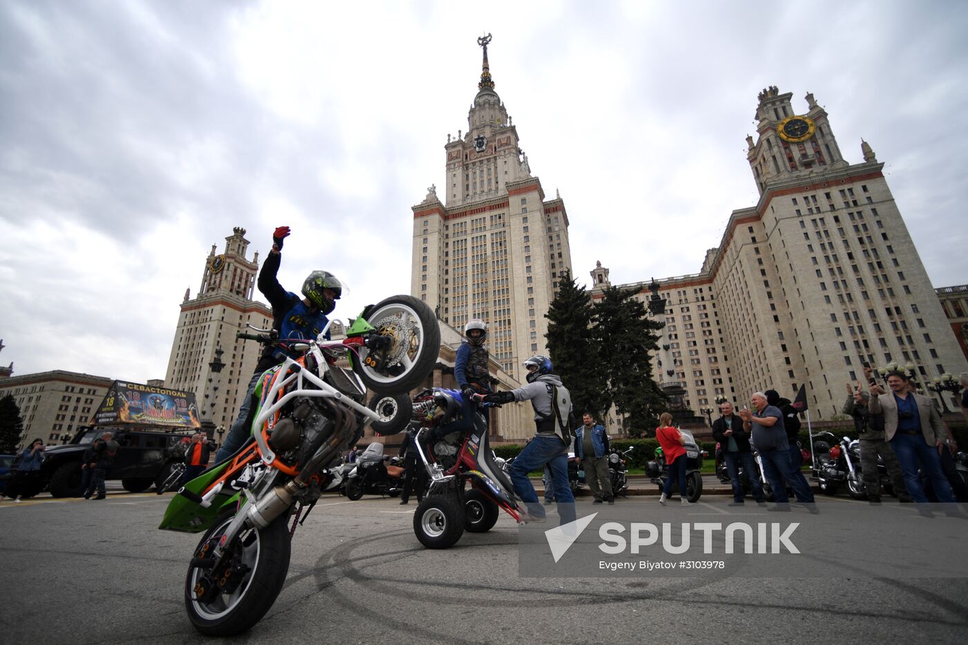 Russian bike rally over Russia's Golden Ring cities