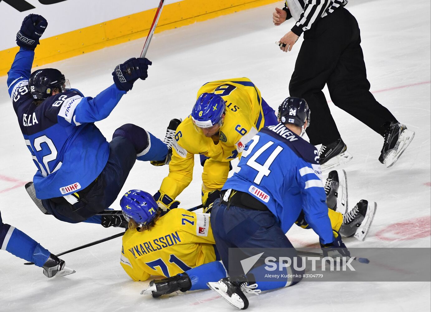 2017 IIHF World Championship. Sweden vs. Finland