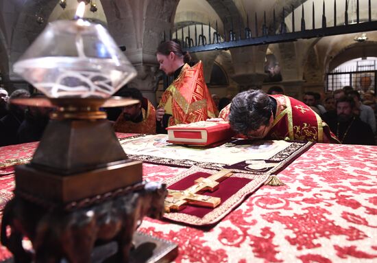 Relics of St. Nicholas travel from Italy to Russia