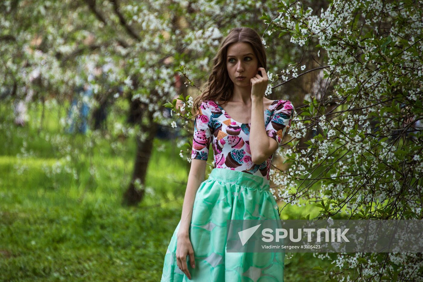 Trees start blooming in Moscow
