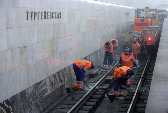 Railway track possession on Kaluzhsko-Rizhskaya metro line