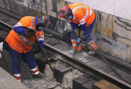 Railway track possession on Kaluzhsko-Rizhskaya metro line