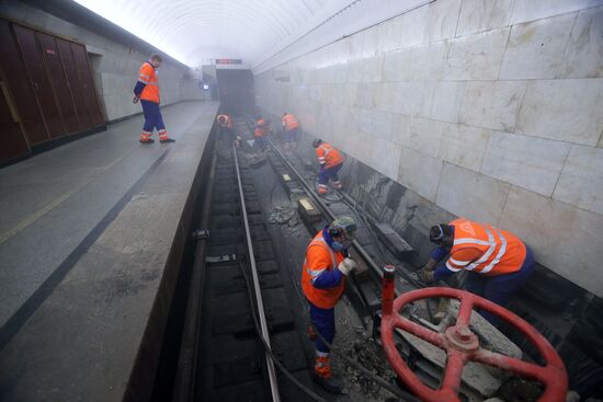 Railway track possession on Kaluzhsko-Rizhskaya metro line