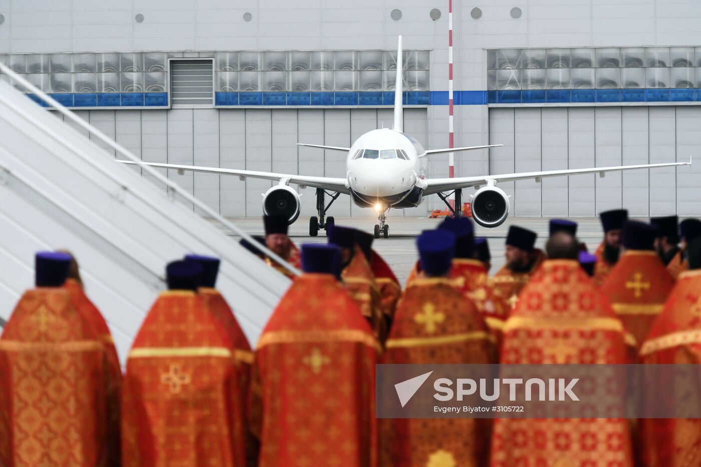 Saint Nicholas relics arrive in Moscow