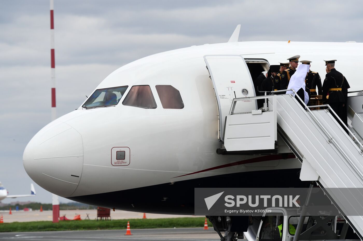 Saint Nicholas relics arrive in Moscow