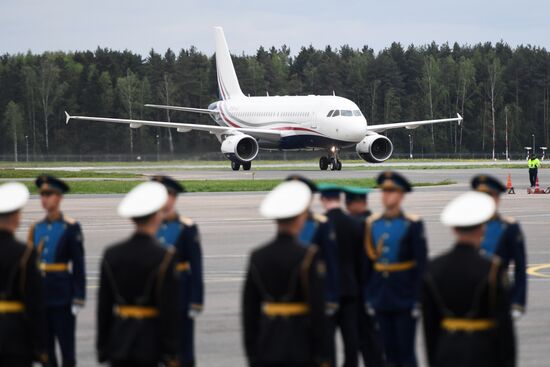 Saint Nicholas relics arrive in Moscow