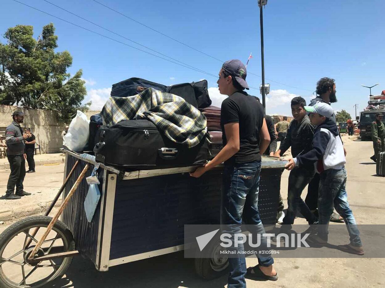 Last stage of militants' evacuation from Al Waer, Homs