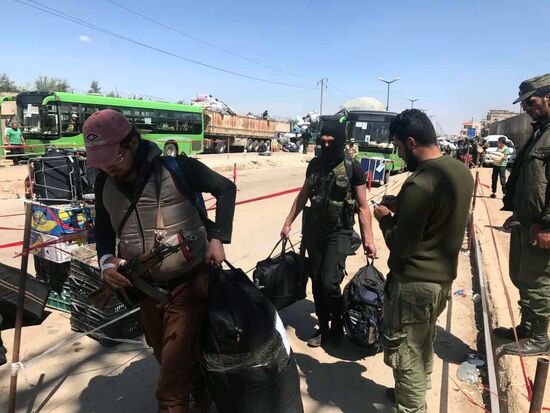 Last stage of militants' evacuation from Al Waer, Homs