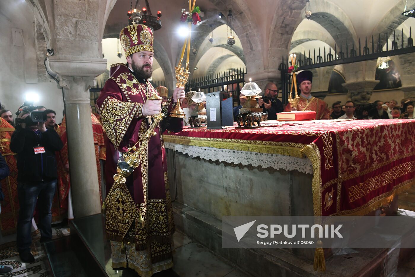 Relics of St. Nicholas travel from Italy to Russia