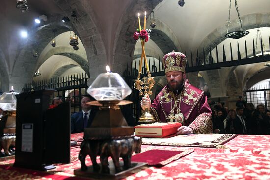 Relics of St. Nicholas travel from Italy to Russia