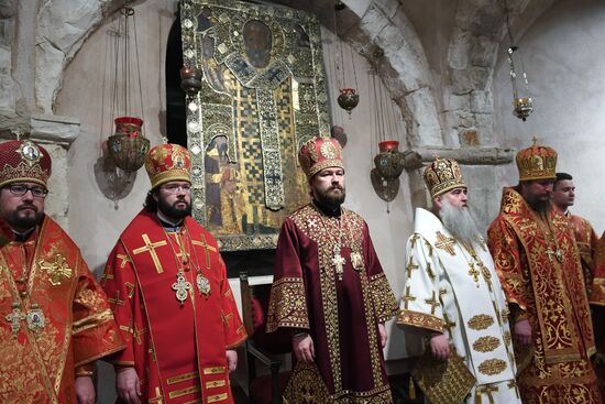 Relics of St. Nicholas travel from Italy to Russia