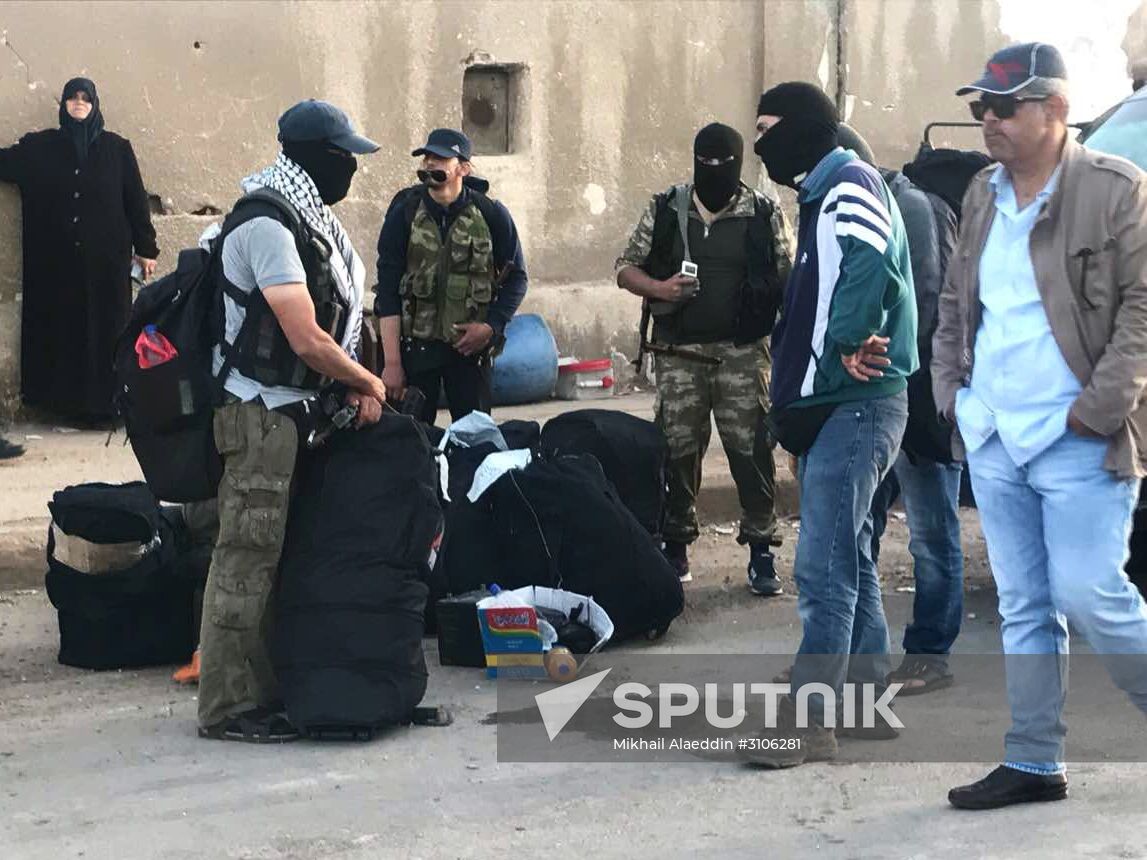 Last stage of militants' evacuation from Al Waer, Homs