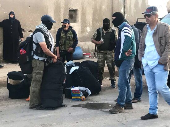 Last stage of militants' evacuation from Al Waer, Homs