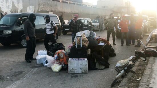 Last stage of militants' evacuation from Al Waer, Homs