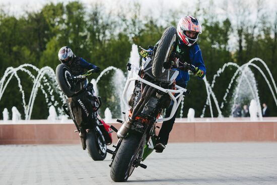 Russia's Golden Ring car and bike rally