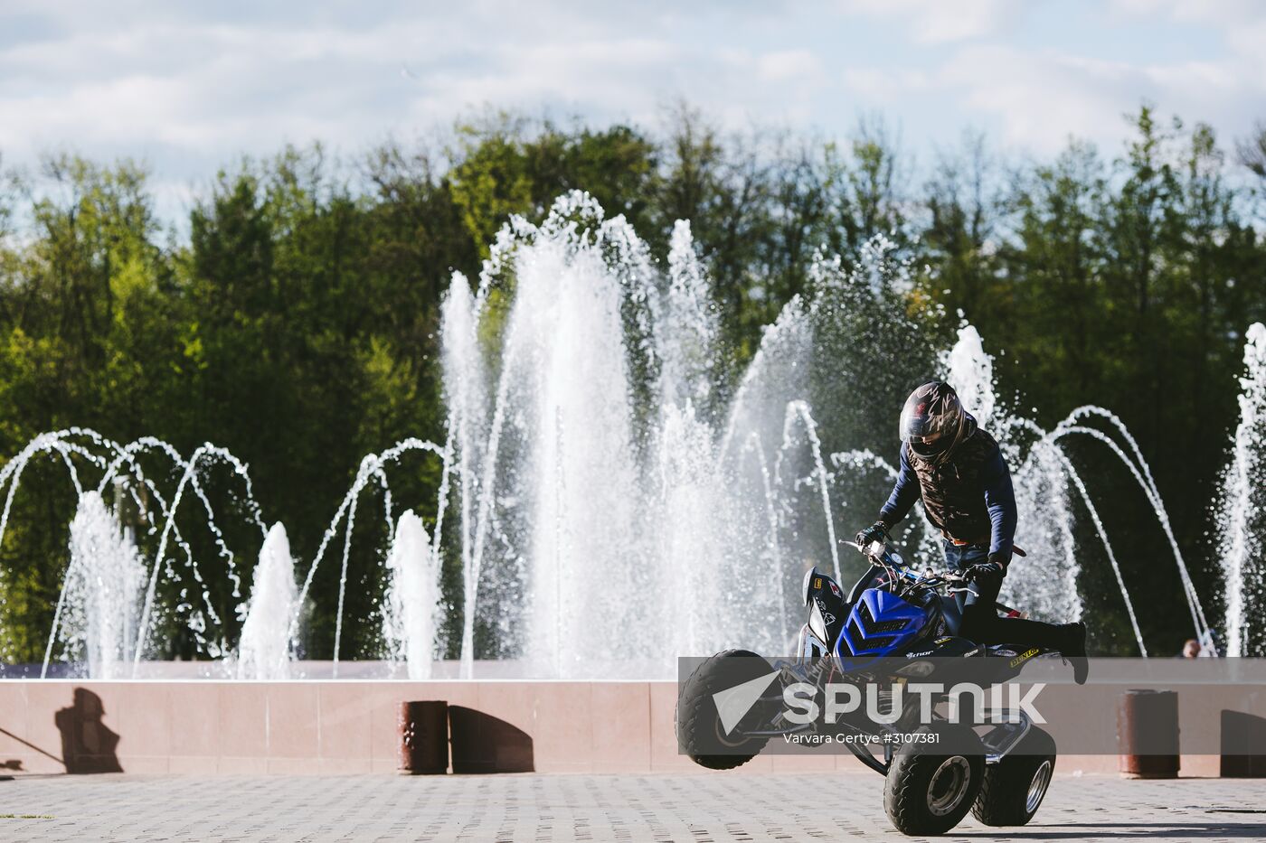 Russia's Golden Ring car and bike rally