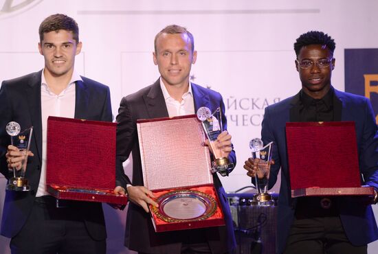 "Premier Prize" football season wrap-up event