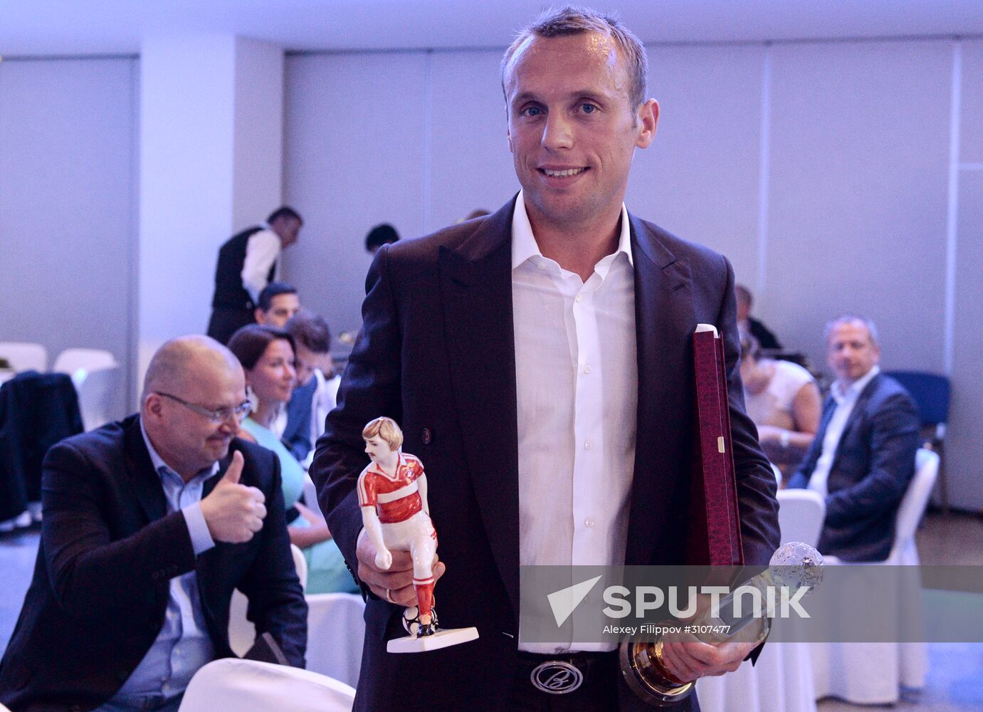 "Premier Prize" football season wrap-up event