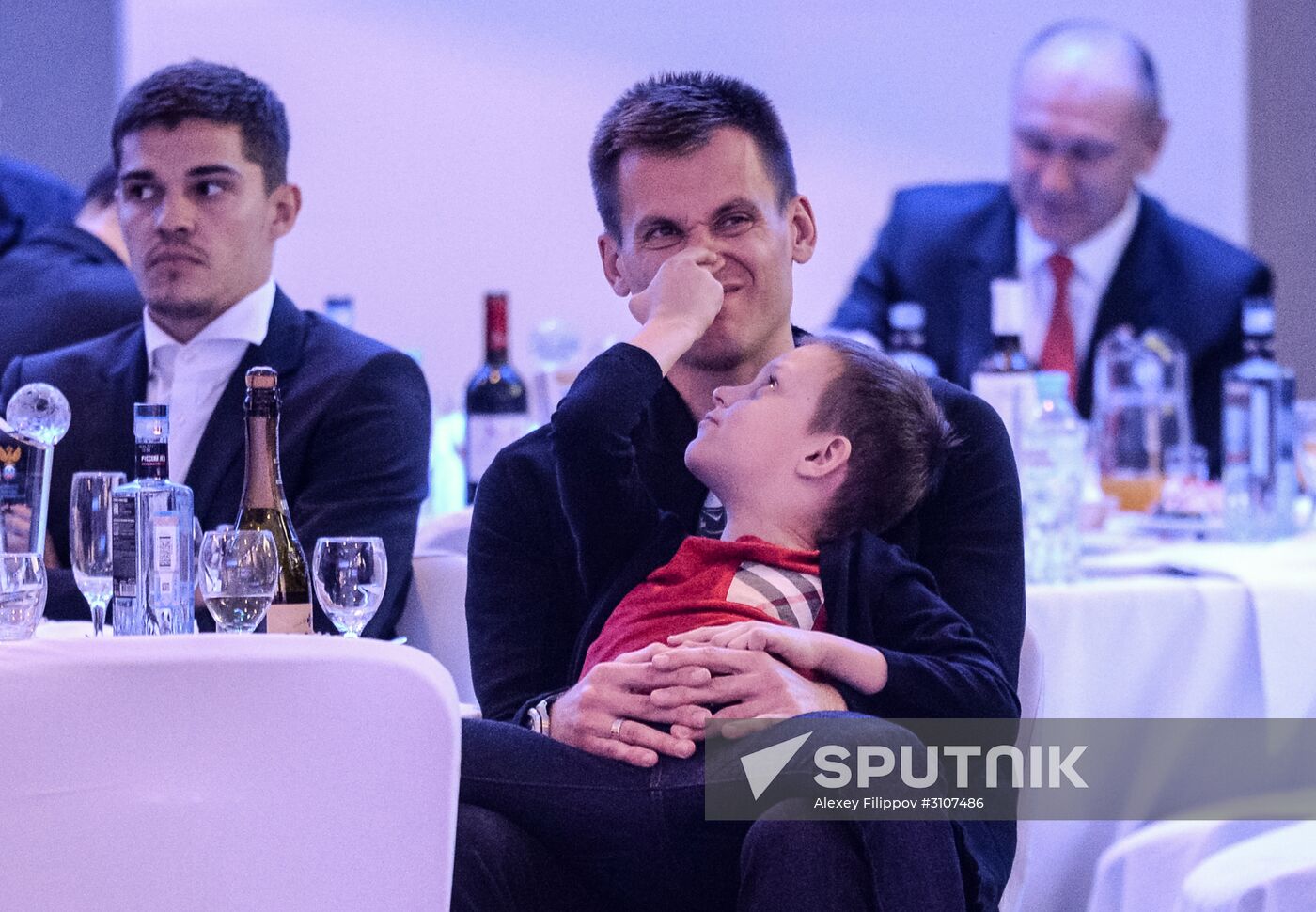 "Premier Prize" football season wrap-up event