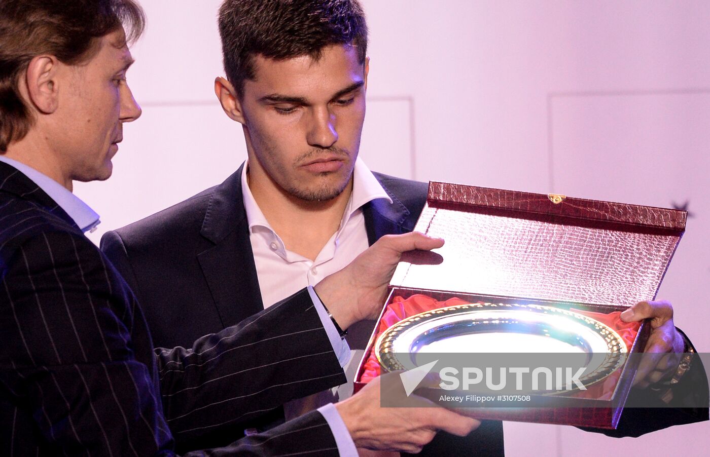 "Premier Prize" football season wrap-up event