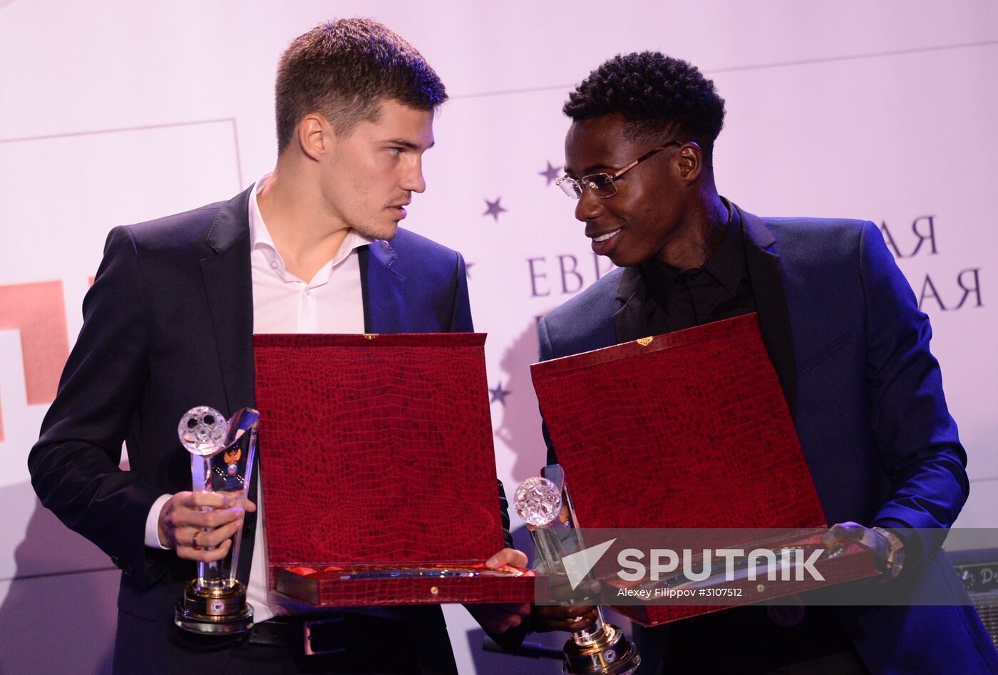 "Premier Prize" football season wrap-up event