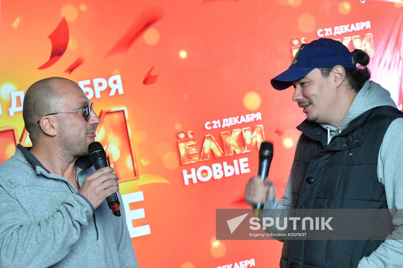 On the set of movie "Noviye Yolki"