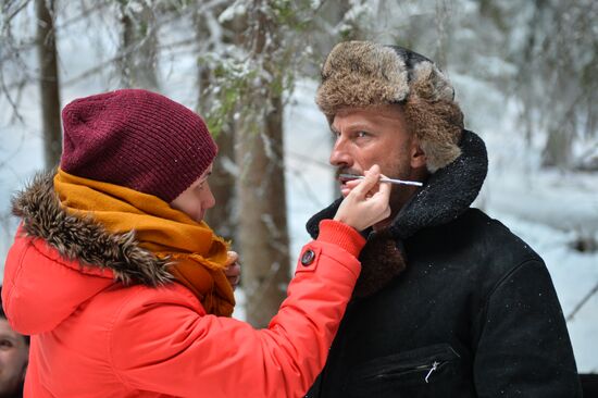 On the set of movie "Noviye Yolki"
