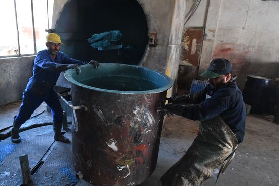 Paint factory in Damascus suburb