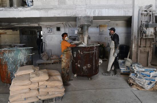 Paint factory in Damascus suburb