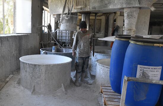 Paint factory in Damascus suburb
