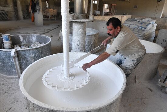 Paint factory in Damascus suburb