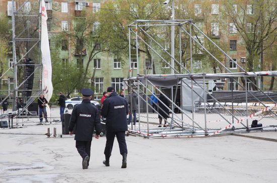 Metal structure collapses on children at center of culture in Perm