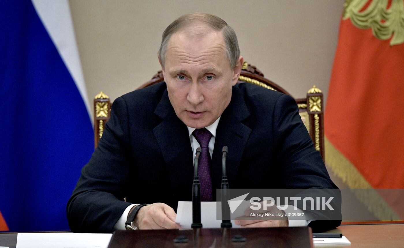 President Vladimir Putin chairs meeting with Government members