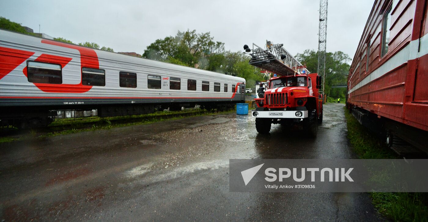 EMERCOM holds drill on handling industrial disasters