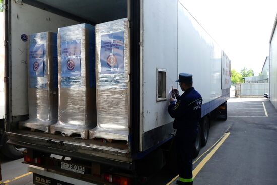 Russia's humanitarian aid convoy arrives in Donetsk