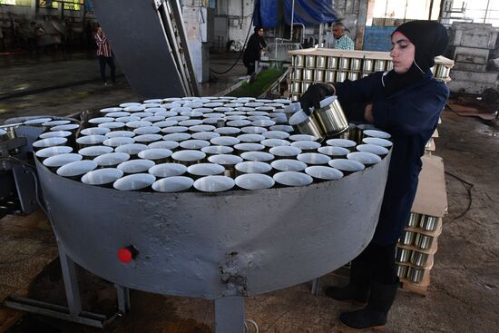 Canned food manufacturing in Damascus