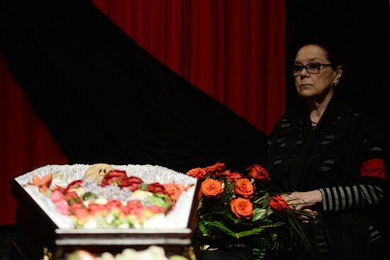 Funeral tribute for theater director Alexander Burdonsky