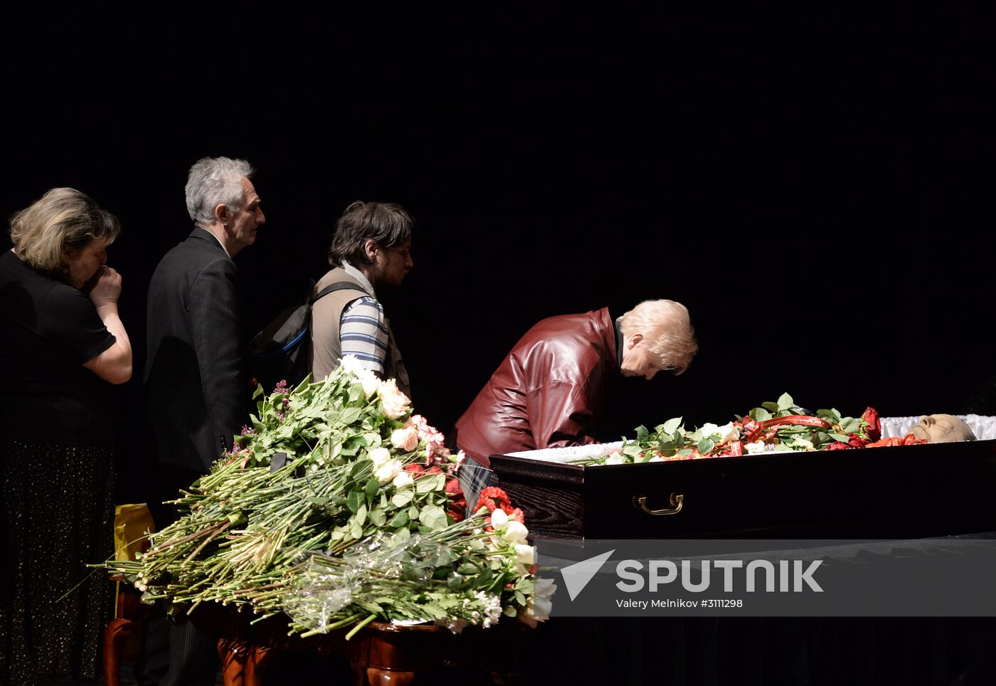 Funeral tribute for film director Alexander Burdonsky