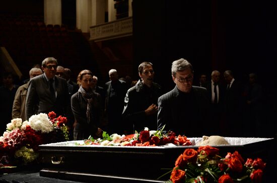 Funeral tribute for film director Alexander Burdonsky
