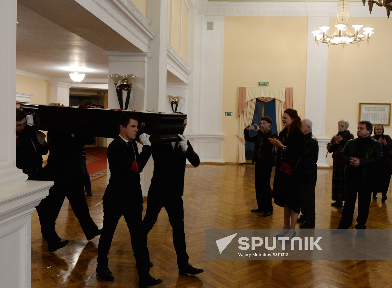 Funeral tribute for theater director Alexander Burdonsky