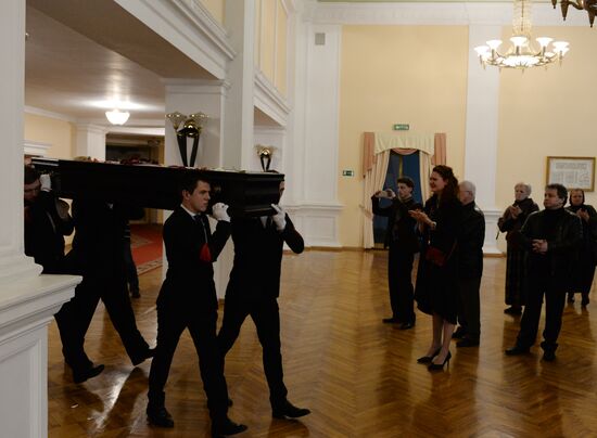 Funeral tribute for theater director Alexander Burdonsky