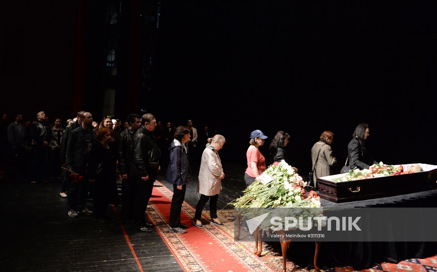 Funeral tribute for theater director Alexander Burdonsky