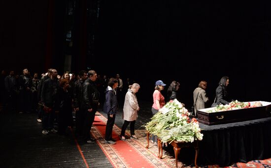 Funeral tribute for theater director Alexander Burdonsky