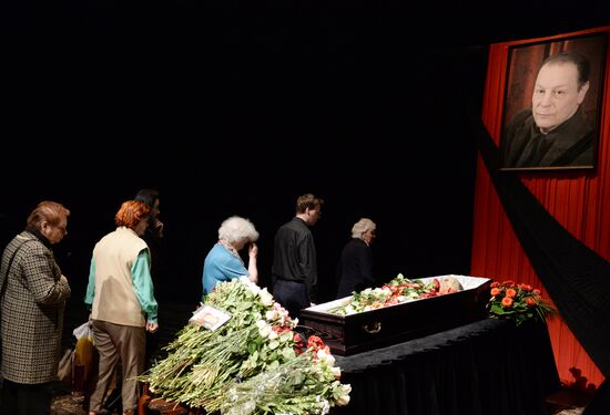 Funeral tribute for theater director Alexander Burdonsky
