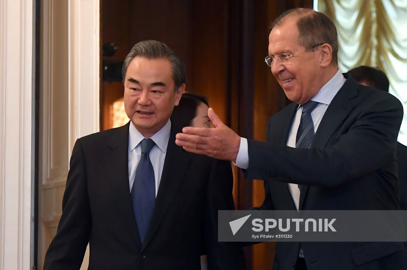 Foreign Minister Sergei Lavrov meets with Chinese counterpart Wang Yi