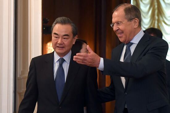 Foreign Minister Sergei Lavrov meets with Chinese counterpart Wang Yi