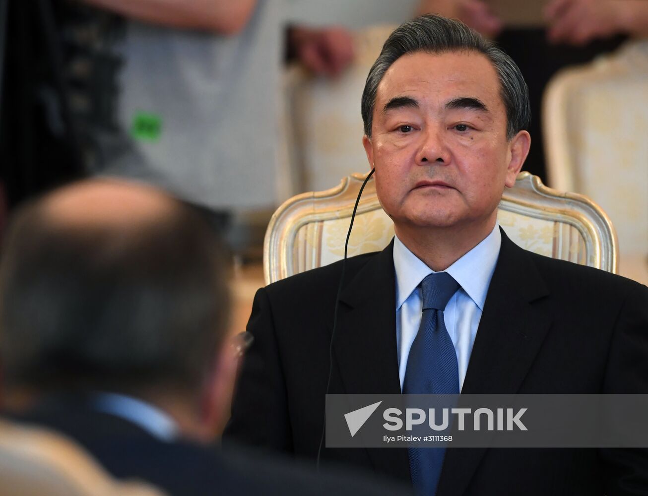 Foreign Minister Sergei Lavrov meets with Chinese counterpart Wang Yi