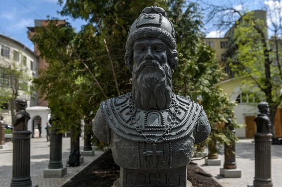 Alley of Rulers unveiled in Moscow