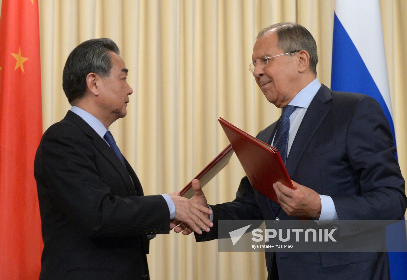 Foreign Minister Sergei Lavrov meets with Chinese counterpart Wang Yi