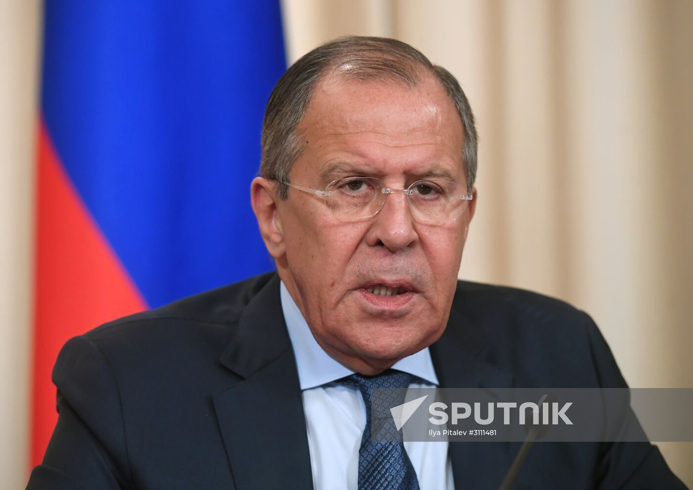 Foreign Minister Sergei Lavrov meets with Chinese counterpart Wang Yi